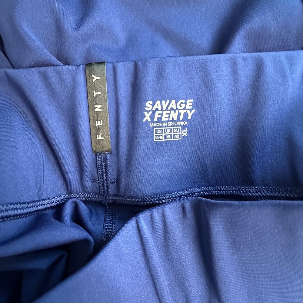 Savage X Fenty Activewear Set Bra High Waist Biker Shorts XL Navy Ombre Stripe - Picture 4 of 8